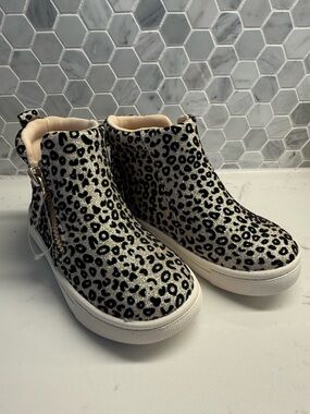 NWOT cupcakes & cashmere Kids Leopard Glitter High-Top Sneakers toddler size 7